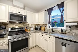 715 Emily St, Philadelphia, PA 19148 - Photo 16