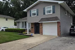 1020 Norvelt Dr, Philadelphia, PA 19115 - Photo 2