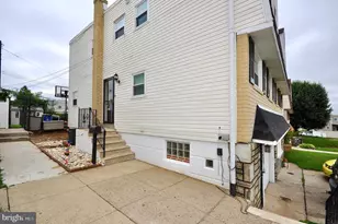 2819 Shelly Rd, Philadelphia, PA 19152 - Photo 4