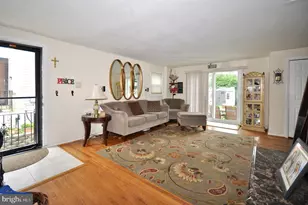 2819 Shelly Rd, Philadelphia, PA 19152 - Photo 10