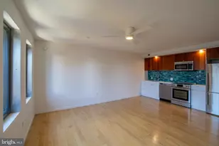152 W Laurel St, Philadelphia, PA 19123 - Photo 2