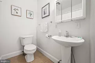 468 E Walnut Ln, Philadelphia, PA 19144 - Photo 14