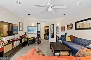 402 Fairmount Ave, Philadelphia, PA 19123 - Photo 4