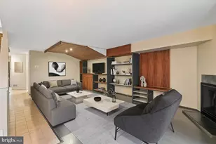 214 N 22nd St, Philadelphia, PA 19103 - Photo 4
