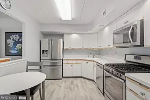 2015 Welsh Rd, Philadelphia, PA 19115 - Photo 6