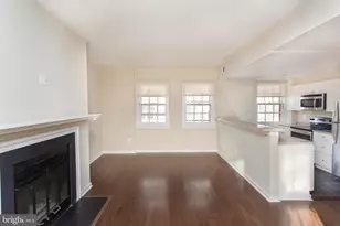 532 Spruce St, Philadelphia, PA 19106 - Photo 2