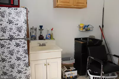 188 W Wyoming Avenue, Philadelphia, PA 19140 - Photo 10
