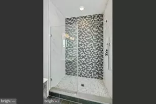 2348 Mountain St, Philadelphia, PA 19145 - Photo 8