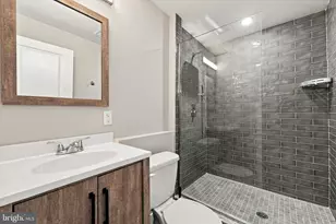 2348 Mountain St, Philadelphia, PA 19145 - Photo 26