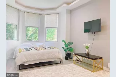 2402 Spruce Street, Philadelphia, PA 19103 - Photo 4
