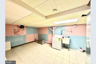 9219 Outlook Avenue, Philadelphia, PA 19114 - Photo 38