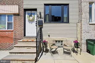 2952 S Sydenham, Philadelphia, PA 19145 - Photo 2