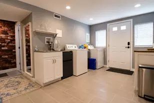 8018 Chelwynde Ave, Philadelphia, PA 19153 - Photo 28