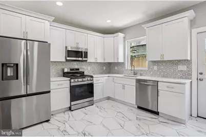 2225 N Waterloo Street, Philadelphia, PA 19133 - Photo 1