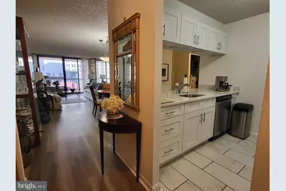 241 S 6th Street #1202B, Philadelphia, PA 19106 - Photo 2