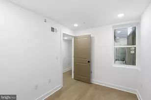 863 N 43rd St, Philadelphia, PA 19104 - Photo 8