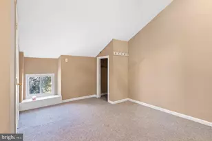 400 Green Ln, Philadelphia, PA 19128 - Photo 12