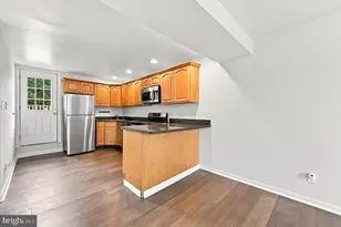 400 Green Ln, Philadelphia, PA 19128 - Photo 6