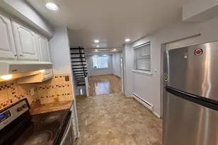 2425 S Warnock St, Philadelphia, PA 19148 - Photo 4