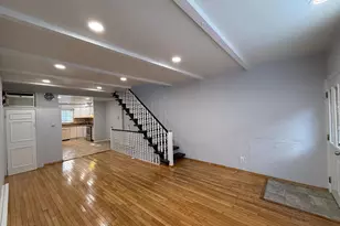 2425 S Warnock St, Philadelphia, PA 19148 - Photo 2