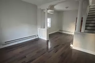 925 W Seltzer St, Philadelphia, PA 19133 - Photo 2