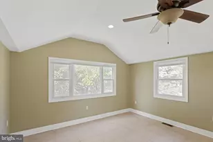 542 Burgess St, Philadelphia, PA 19116 - Photo 10