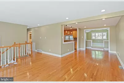 542 Burgess Street, Philadelphia, PA 19116 - Photo 4