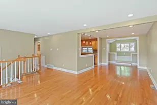 542 Burgess St, Philadelphia, PA 19116 - Photo 4