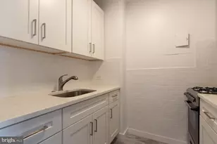 210 Locust St, Philadelphia, PA 19106 - Photo 12
