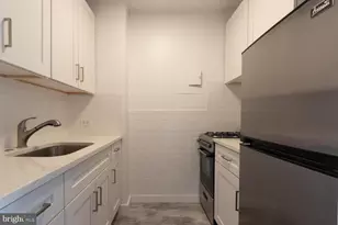 210 Locust St, Philadelphia, PA 19106 - Photo 10