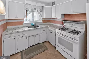2233 Solly Ave, Philadelphia, PA 19152 - Photo 10