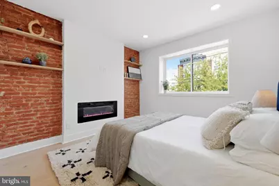 820 Pierce Street, Philadelphia, PA 19148 - Photo 2