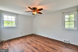 9898 Wistaria St, Philadelphia, PA 19115 - Photo 24