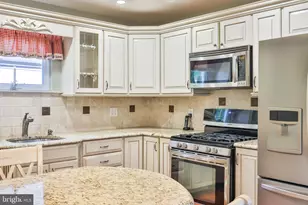 9898 Wistaria St, Philadelphia, PA 19115 - Photo 4