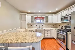 9898 Wistaria St, Philadelphia, PA 19115 - Photo 6