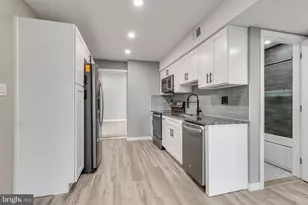 435 W Susquehanna Ave, Philadelphia, PA 19122 - Photo 2