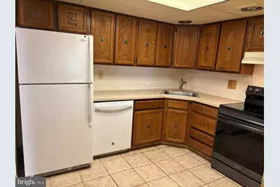 5204 Delaire Landing Road #204, Philadelphia, PA 19114 - Photo 8