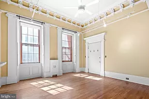 1018 Spruce St, Philadelphia, PA 19107 - Photo 4
