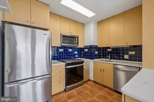 210 Locust St, Philadelphia, PA 19106 - Photo 6