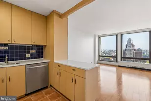 210 Locust St, Philadelphia, PA 19106 - Photo 8