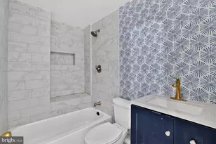 1014 Tree St, Philadelphia, PA 19148 - Photo 16