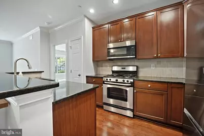 500 Admirals Way #106, Philadelphia, PA 19146 - Photo 4