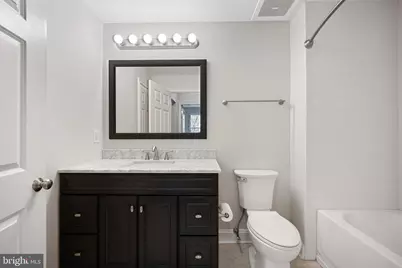 500 Admirals Way #106, Philadelphia, PA 19146 - Photo 18
