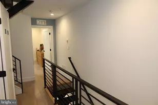 166 W Laurel St, Philadelphia, PA 19123 - Photo 4