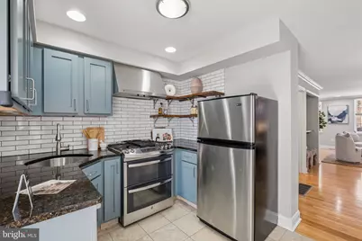 2062 Saint Albans Street, Philadelphia, PA 19146 - Photo 14