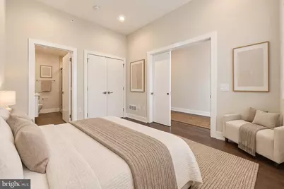 2542 Graduate Square, Philadelphia, PA 19146 - Photo 10