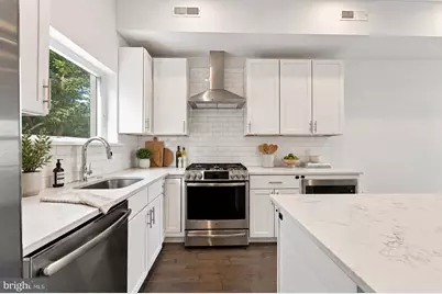 2542 Graduate Square, Philadelphia, PA 19146 - Photo 4
