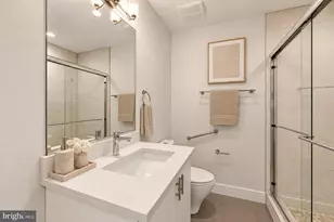 2542 Graduate Square, Philadelphia, PA 19146 - Photo 8