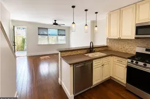 748 S Harshaw St, Philadelphia, PA 19146 - Photo 8