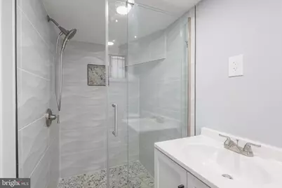 1819 S 16th Street S, Philadelphia, PA 19145 - Photo 6
